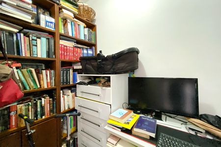 Apartamento à venda com 92m², 3 quartos e 2 vagas Apartamento à venda com 92m², 3 quartos e 2 vagasQuarto de Serviço