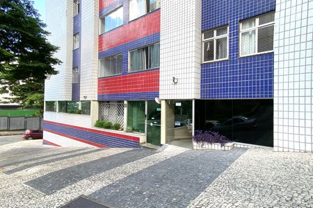Apartamento à venda com 92m², 3 quartos e 2 vagas Apartamento à venda com 92m², 3 quartos e 2 vagasFachada