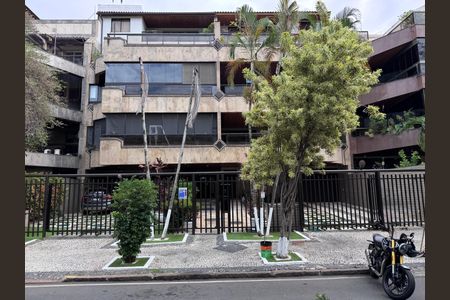 Apartamento para alugar com 87m², 3 quartos e 2 vagasFachada