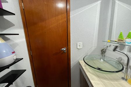 Casa de condomínio à venda com 127m², 2 quartos e 2 vagasLavabo