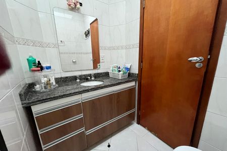 Casa de condomínio à venda com 127m², 2 quartos e 2 vagasBanheiro