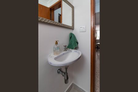 Apartamento para alugar com 132m², 3 quartos e 1 vagaLavabo