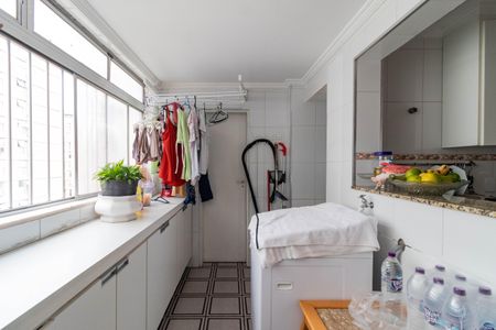 Apartamento para alugar com 132m², 3 quartos e 1 vagaÁrea de Serviço