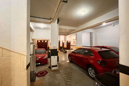 Apartamento para alugar com 142m², 3 quartos e 1 vaga Apartamento para alugar com 142m², 3 quartos e 1 vagaGaragem