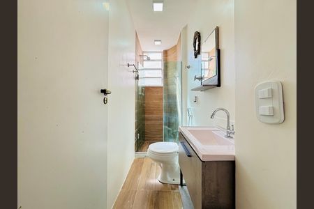 Banheiro social de apartamento para alugar com 3 quartos, 142m² em Copacabana, Rio de Janeiro