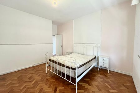 Apartamento para alugar com 142m², 3 quartos e 1 vaga Apartamento para alugar com 142m², 3 quartos e 1 vagaQuarto 2