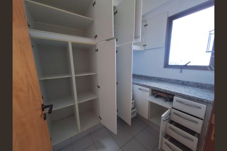 Apartamento para alugar com 268m², 4 quartos e 2 vagas