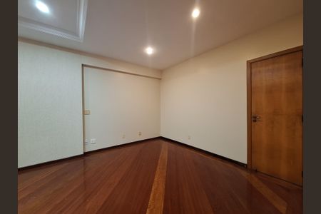 Apartamento para alugar com 268m², 4 quartos e 2 vagas