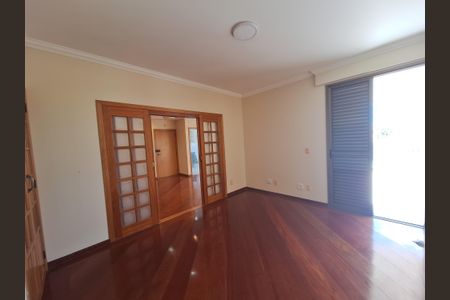 Apartamento para alugar com 268m², 4 quartos e 2 vagas