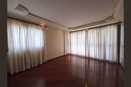 Apartamento para alugar com 268m², 4 quartos e 2 vagas