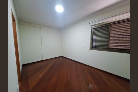 Apartamento para alugar com 268m², 4 quartos e 2 vagas
