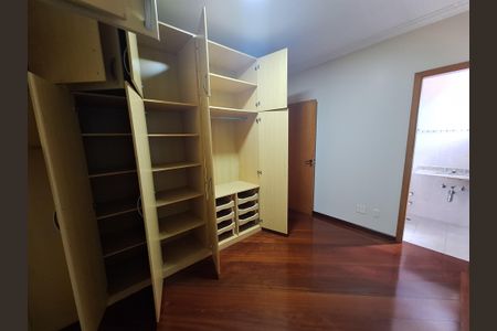 Apartamento para alugar com 268m², 4 quartos e 2 vagas