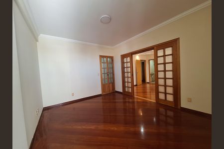 Apartamento para alugar com 268m², 4 quartos e 2 vagas