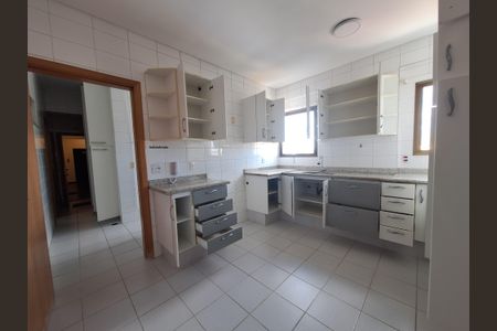 Apartamento para alugar com 268m², 4 quartos e 2 vagas
