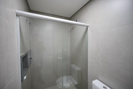 Banheiro de apartamento para alugar com 1 quarto, 31m² em Trindade, Florianópolis