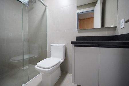 Banheiro de apartamento para alugar com 1 quarto, 31m² em Trindade, Florianópolis