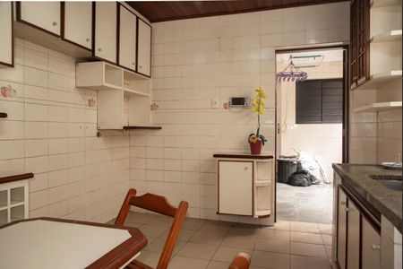 Casa para alugar com 230m², 4 quartos e 2 vagasCozinha