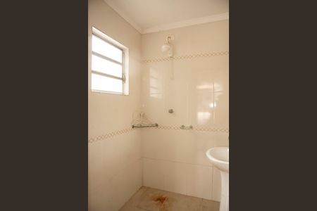 Casa para alugar com 230m², 4 quartos e 2 vagasBanheiro da piscina