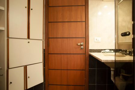 Casa para alugar com 230m², 4 quartos e 2 vagasBanheiro