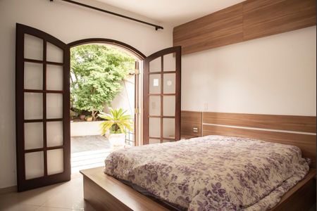 Casa para alugar com 230m², 4 quartos e 2 vagasSuíte