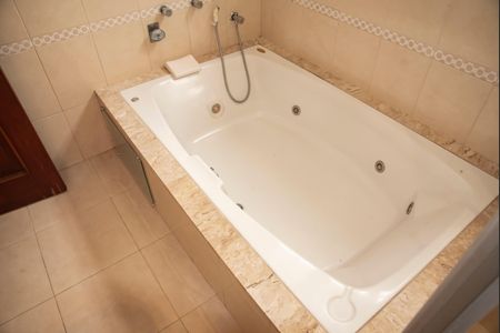 Casa para alugar com 230m², 4 quartos e 2 vagasBanheiro da Suíte