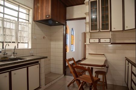 Casa para alugar com 230m², 4 quartos e 2 vagasCozinha