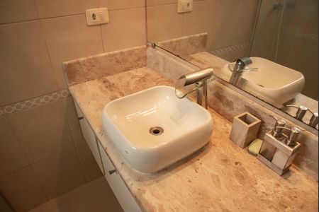 Casa para alugar com 230m², 4 quartos e 2 vagasBanheiro da Suíte