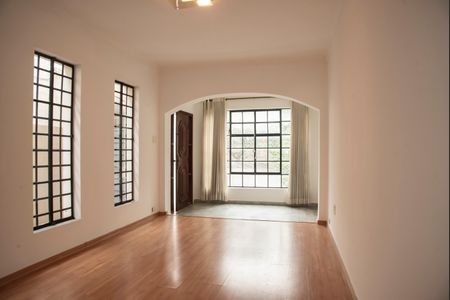 Casa para alugar com 230m², 4 quartos e 2 vagasSala 1