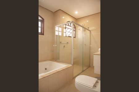 Casa para alugar com 230m², 4 quartos e 2 vagasBanheiro da Suíte