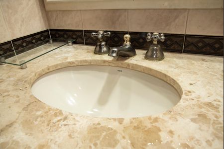 Casa para alugar com 230m², 4 quartos e 2 vagasBanheiro