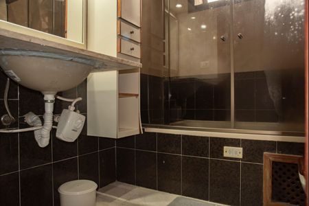 Casa para alugar com 230m², 4 quartos e 2 vagasBanheiro