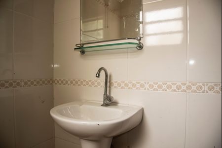 Casa para alugar com 230m², 4 quartos e 2 vagasBanheiro da piscina