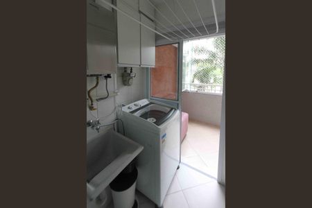 Apartamento à venda com 65m², 2 quartos e sem vaga Apartamento à venda com 65m², 2 quartos e sem vagaÁrea de Serviço