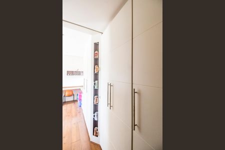 Casa de condomínio para alugar com 462m², 4 quartos e 3 vagas Casa de condomínio para alugar com 462m², 4 quartos e 3 vagasQuarto 3