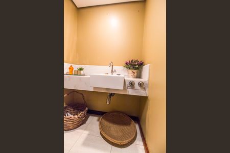 Casa de condomínio para alugar com 462m², 4 quartos e 3 vagas Casa de condomínio para alugar com 462m², 4 quartos e 3 vagasLavabo