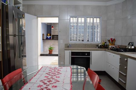 Casa à venda com 230m², 3 quartos e 3 vagas Casa à venda com 230m², 3 quartos e 3 vagasCozinha