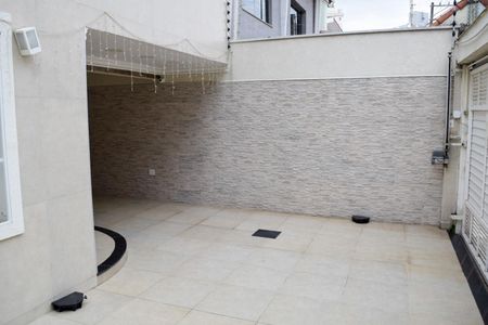 Casa à venda com 230m², 3 quartos e 3 vagas Casa à venda com 230m², 3 quartos e 3 vagasGaragem