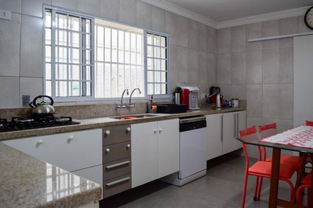 Casa à venda com 230m², 3 quartos e 3 vagas Casa à venda com 230m², 3 quartos e 3 vagasCozinha