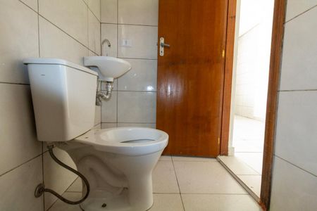 Casa para alugar com 30m², 1 quarto e 1 vaga Casa para alugar com 30m², 1 quarto e 1 vagaBanheiro