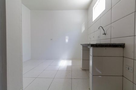 Cozinha de casa para alugar com 1 quarto, 30m² em Vila Euthalia, São Paulo