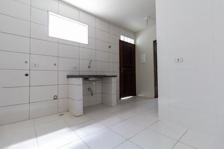Cozinha de casa para alugar com 1 quarto, 30m² em Vila Euthalia, São Paulo