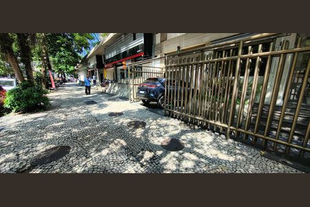 Apartamento para alugar com 120m², 3 quartos e 1 vaga Apartamento para alugar com 120m², 3 quartos e 1 vagaFachada