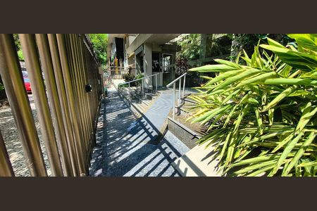 Apartamento para alugar com 120m², 3 quartos e 1 vaga Apartamento para alugar com 120m², 3 quartos e 1 vagaPortaria