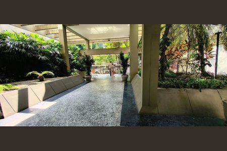 Apartamento para alugar com 120m², 3 quartos e 1 vaga Apartamento para alugar com 120m², 3 quartos e 1 vagaPortaria