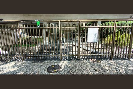 Apartamento para alugar com 120m², 3 quartos e 1 vaga Apartamento para alugar com 120m², 3 quartos e 1 vagaFachada