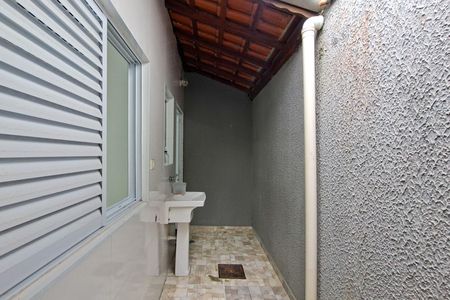 Casa de condomínio para alugar com 45m², 2 quartos e 1 vagaQuintal