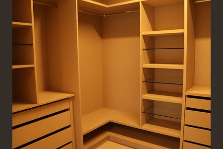 Apartamento para alugar com 124m², 3 quartos e 2 vagasCloset da suíte 1