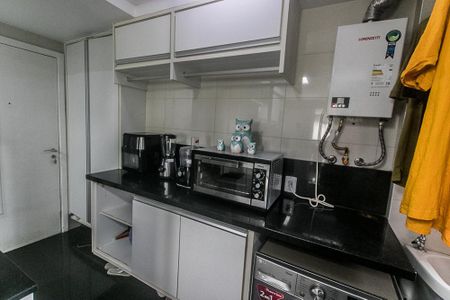 Apartamento para alugar com 226m², 3 quartos e 3 vagas Apartamento para alugar com 226m², 3 quartos e 3 vagasCozinha + Area de Serviço