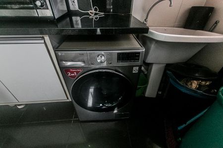 Apartamento para alugar com 226m², 3 quartos e 3 vagas Apartamento para alugar com 226m², 3 quartos e 3 vagasCozinha + Area de Serviço