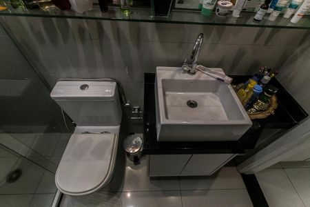 Apartamento para alugar com 226m², 3 quartos e 3 vagas Apartamento para alugar com 226m², 3 quartos e 3 vagasBanheiro social